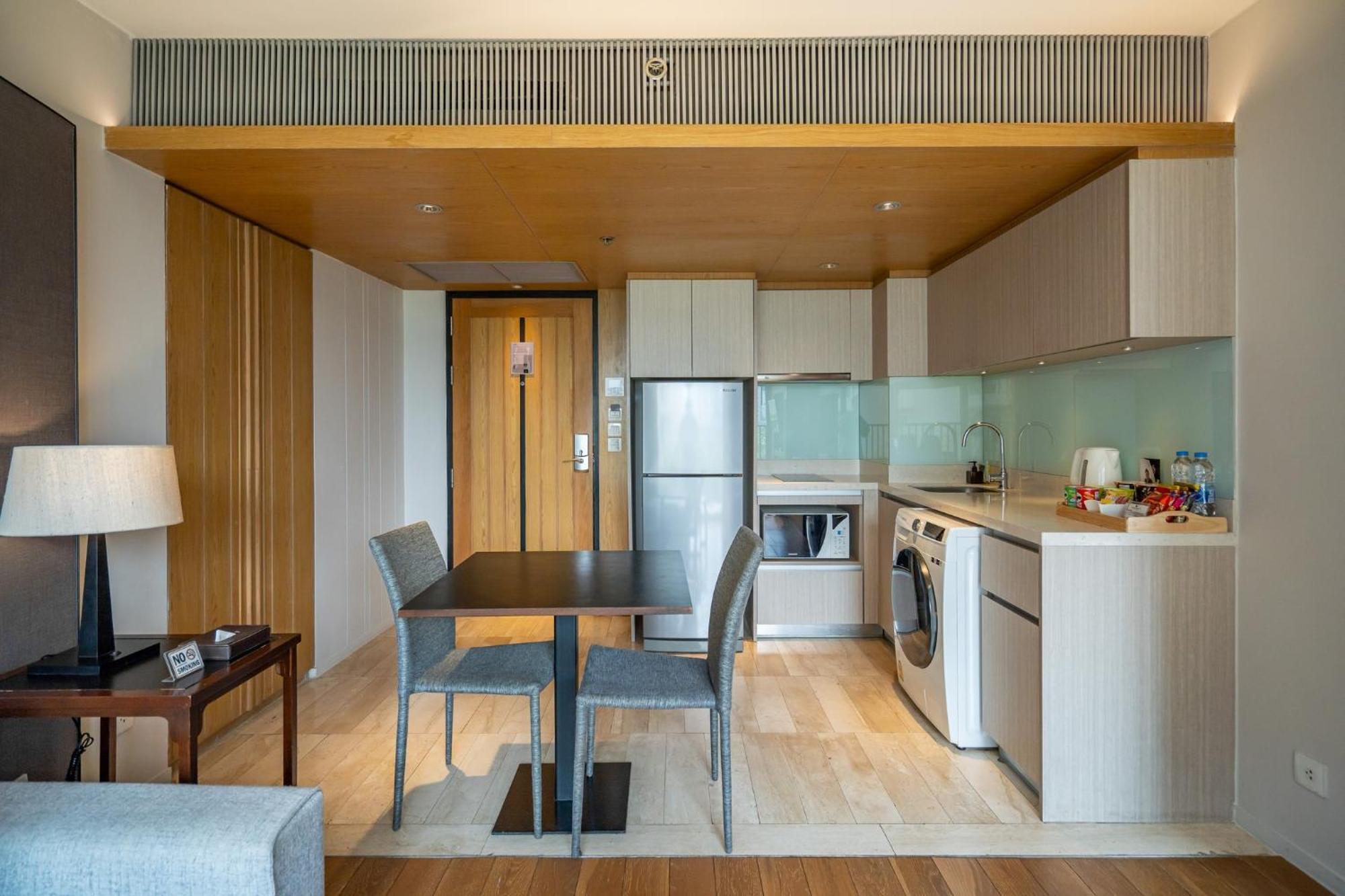 Arcadia Suites Бангкок Экстерьер фото