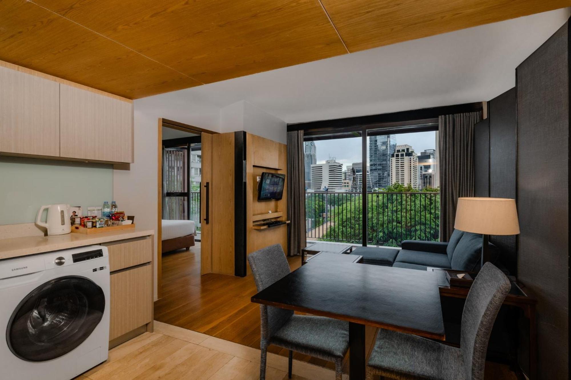 Arcadia Suites Бангкок Экстерьер фото