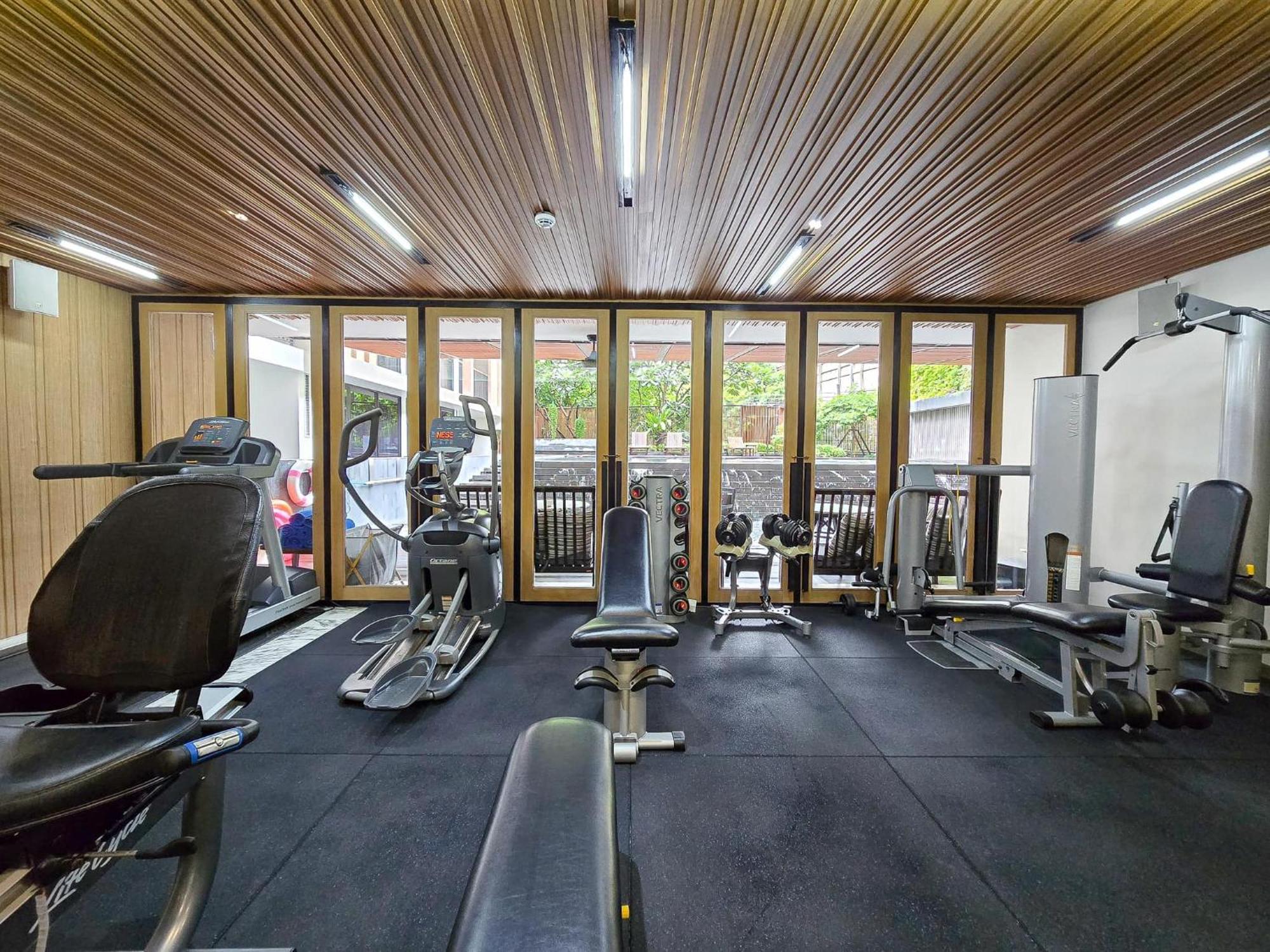 Arcadia Suites Бангкок Экстерьер фото