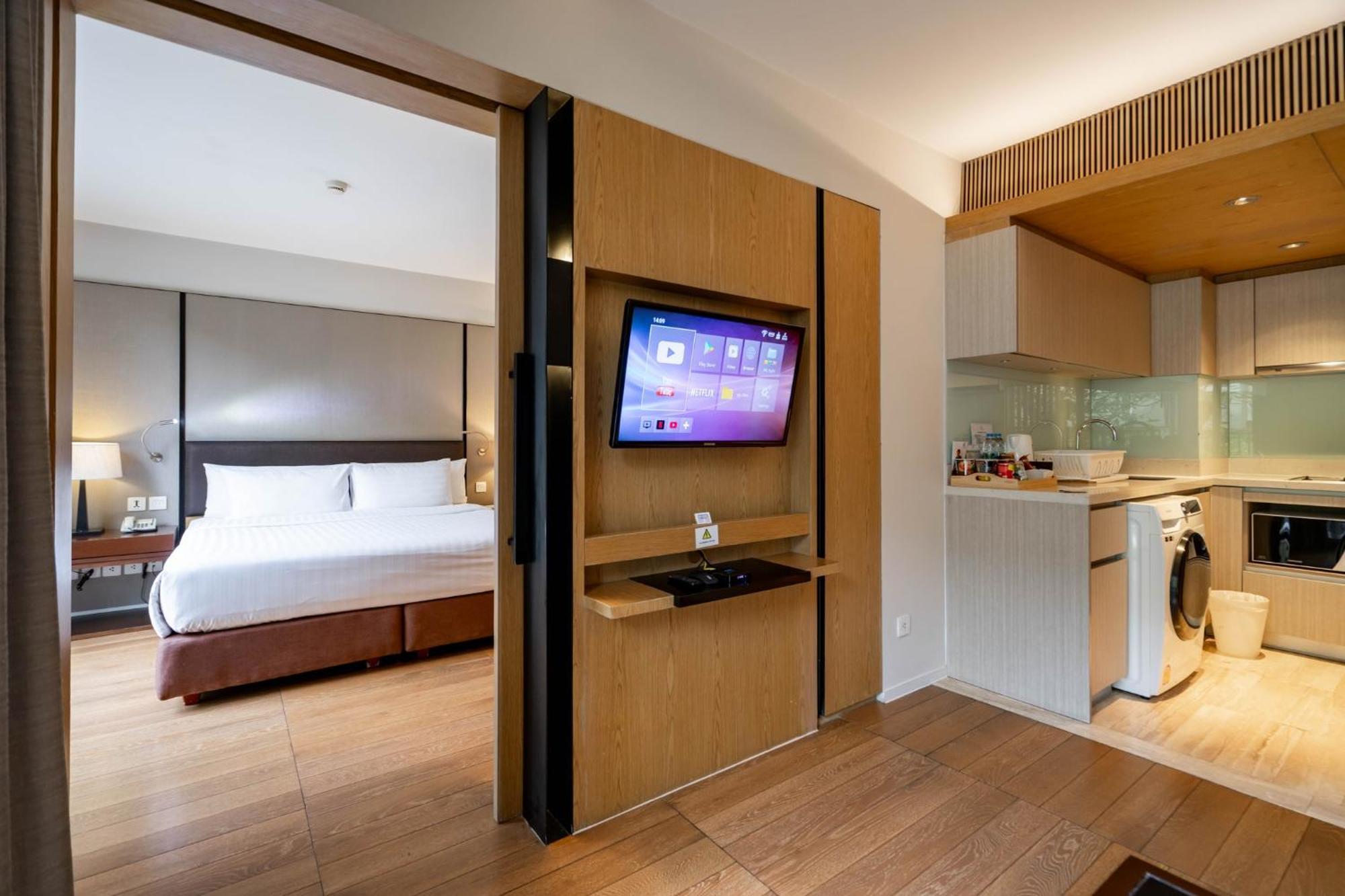 Arcadia Suites Бангкок Экстерьер фото