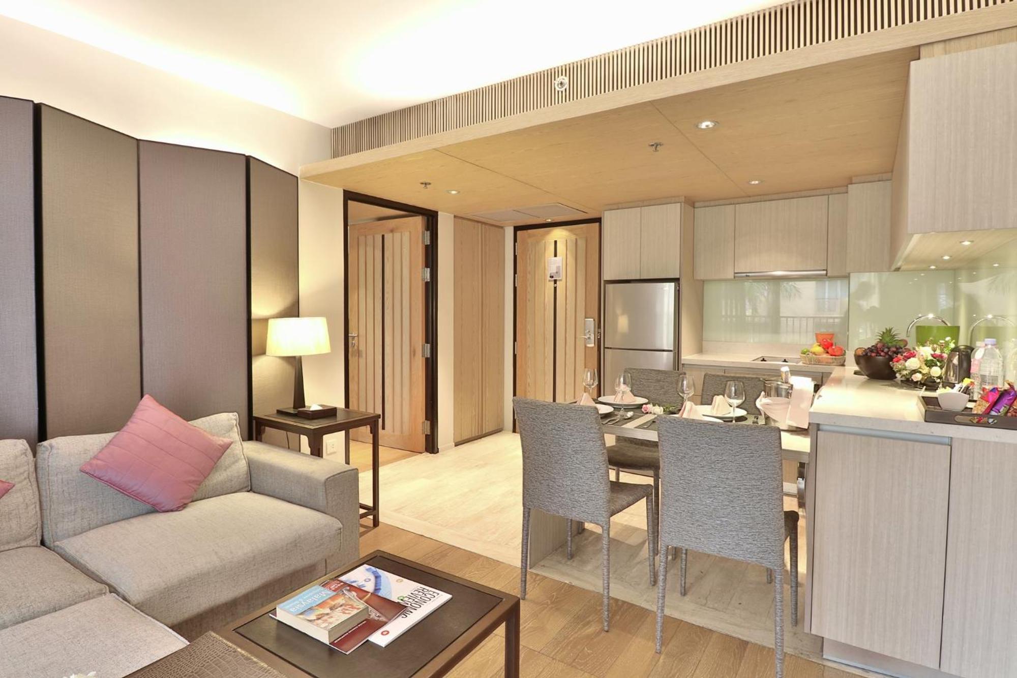 Arcadia Suites Бангкок Экстерьер фото